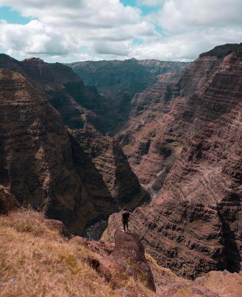 ILoveHawaiiVR's tweet photo. Waimea Canyon, on Kauai's West Side, is described as “The Grand Canyon of the Pacific.”
📸Photo Creds - @patricktraller
#Adventure #ILoveHawaii #HikeHawaii #ExploreHawaii #State50 #Hawaii #Waimea #StatePark #Canyon #Explore #Kauai
https://t.co/zXNtdNPFN4 https://t.co/YcBWYFfomR
