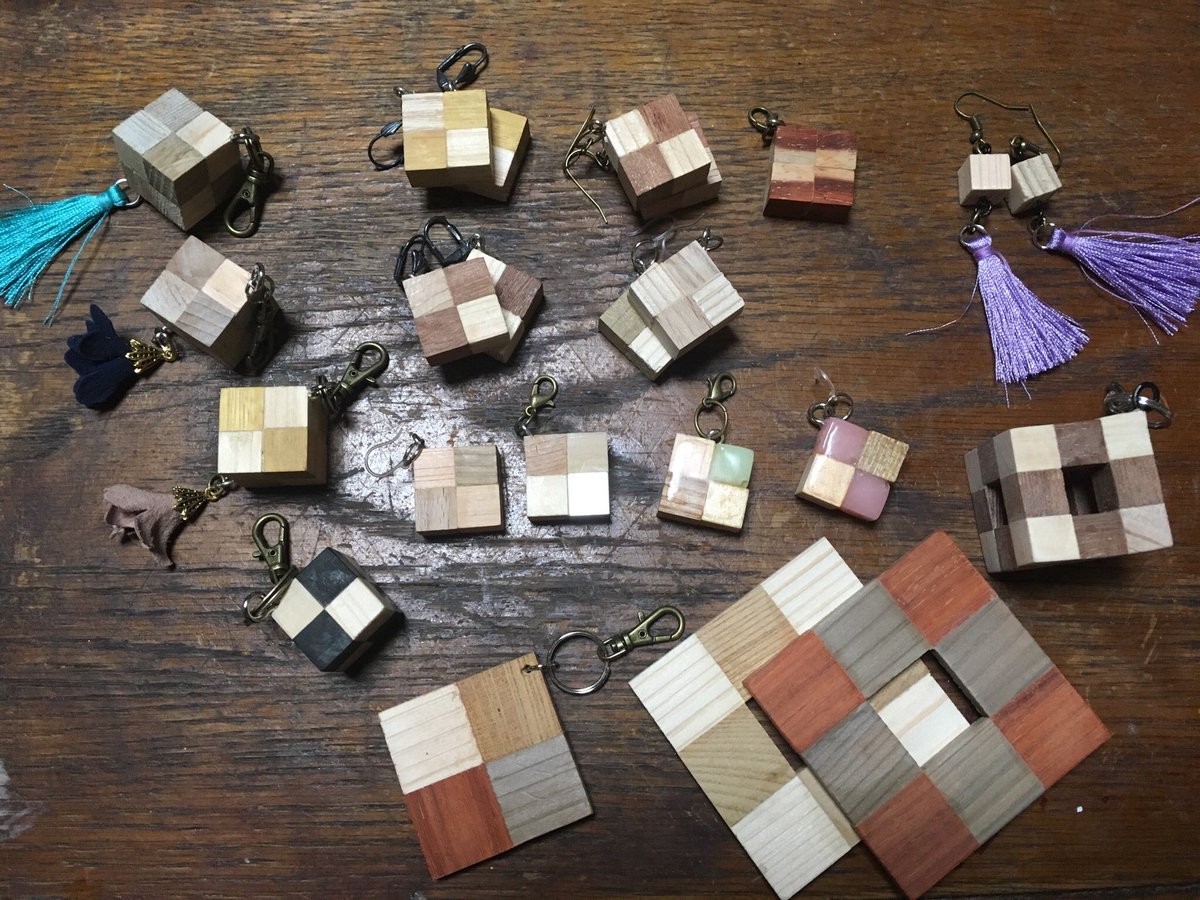 hisafire's tweet photo. 無垢の木でアクセや小物作り。
#artworks #creative 
#Accessorymaking
#Naturalwood #Solidwood #handmade
#ハンドメイド #アクセサリー #手作り https://t.co/uOXepe2Tip