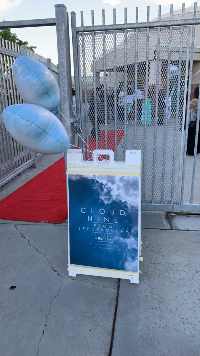 sam_losangeles's tweet photo. What a great night for these incredible young adults with #SpecialNeeds #Sprom #ValenciaHigh @Patharveynews @abc7leo https://t.co/aUCzLujnlK