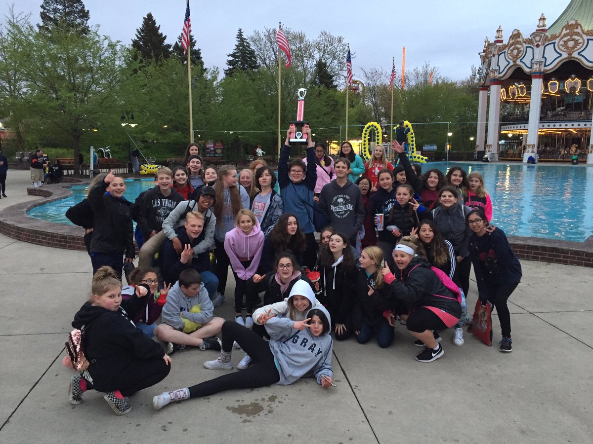 Great day at Six Flags great America with a first place Peacock choir!