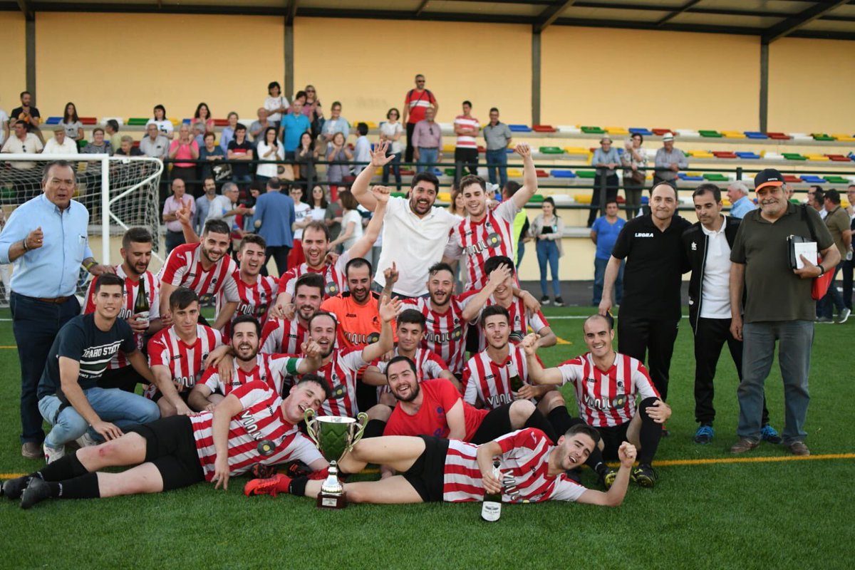 Qué grandes <a href="/LosleonesPZB/">C.D. Peña Los Leones</a> consiguiendo el doblete tras vencer al <a href="/RvoBelmezano/">Recreativo Belmezano</a> en la final de la copa diputación. #enhorabuena #enormes #orgullotarugo