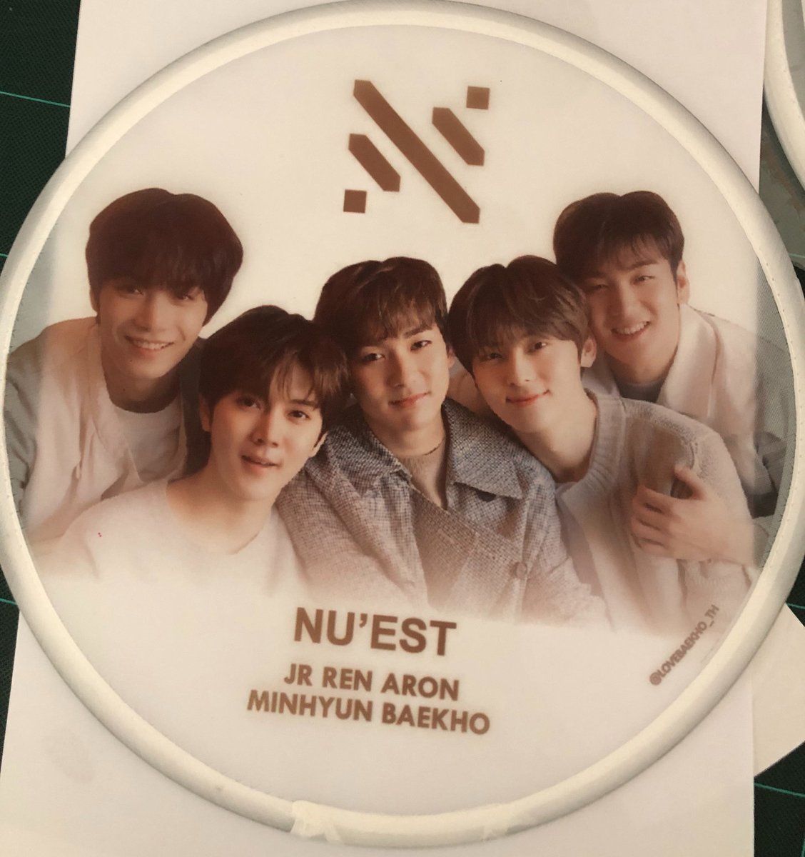 LOVEBAEKHO_TH's tweet photo. รีเลย แจกกระเป๋าให้เลิฟเพิ่มอีก1ใบ และพัดสปริงอีก 2อัน สำหรับ #Nuest_3rd_win
รีอันนี้ได้เลยค่ะ สุ่มแจกเลิฟตอน2ทุ่มวันนี้นะคะ
#BET_BET_3rd_WIN #Nuest #BETBET3RDWIN #nuest3rdwin https://t.co/Ncyi481vxW