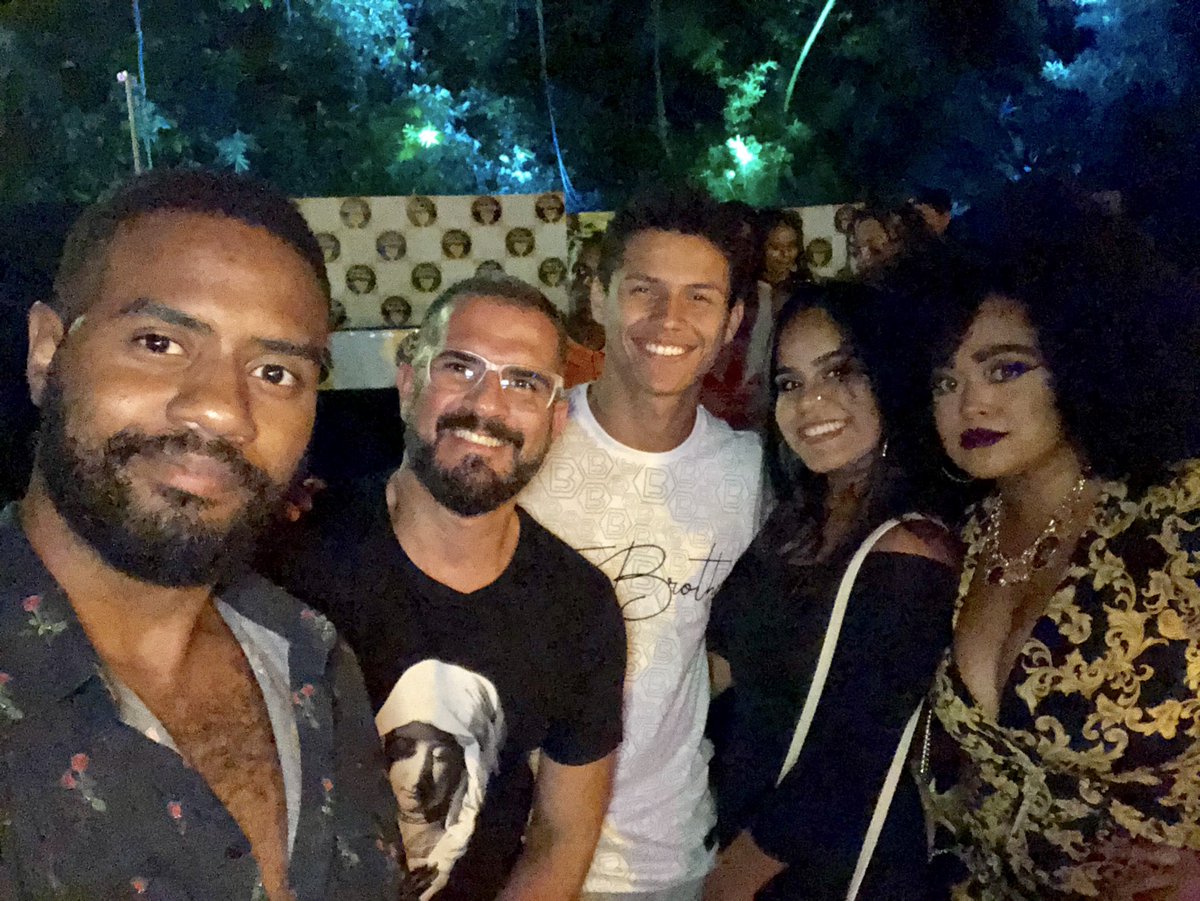 willbarcells's tweet photo. Tá tênooooooh!
Minha Gaiola linda. @rizia_cerqueira @laricelestinoo @DanrleyOficial_ @gstr_mrm #blacklux #party https://t.co/gEHnYyqB9X