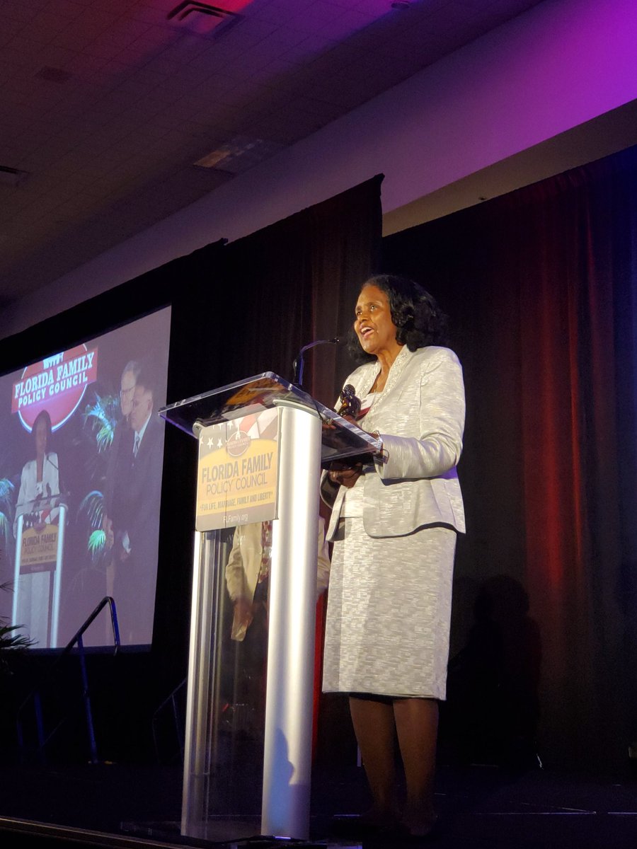 FLFamilyVoice's tweet photo. Winnie Bell receives FFPC's Servant Leadership Award for 30 years of speaking up for the unborn and praying for them outside Planned Parenthood abortion clinics. #floridafpc #servantleadership https://t.co/QeQq5nSawL