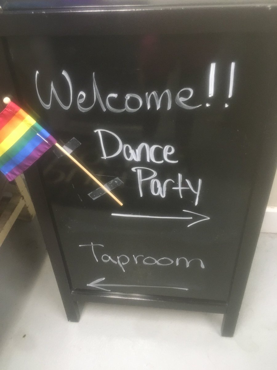 idouTheHoke's tweet photo. It should read “Oz” and “Kansas” 😂🤣😂🤣😂 #overtherainbow #decorahpride https://t.co/EMYOjjWMys