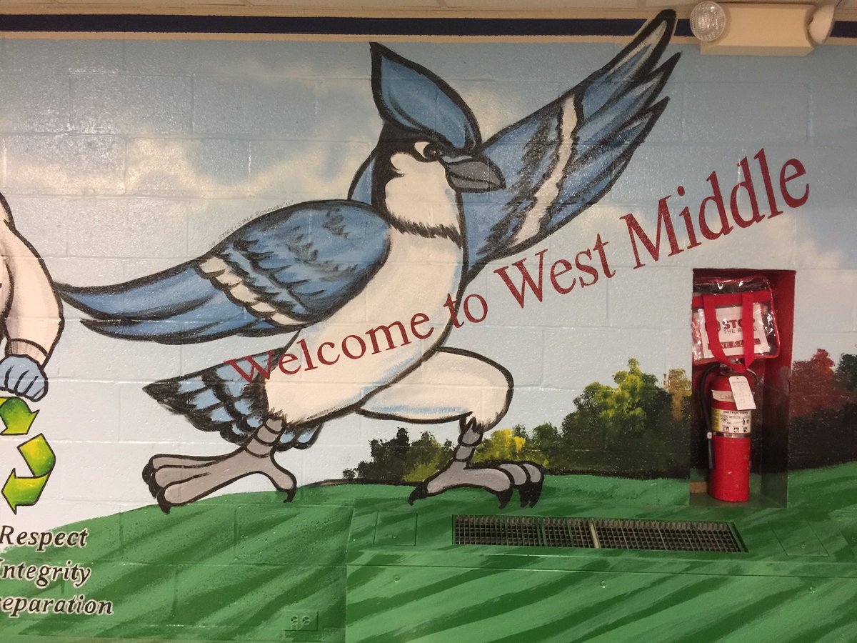 _OpenDoorPolicy's tweet photo. Closing night for Annie JR. So much talent in @CCPSk12!!! West Middle did an amazing job! Easy Street and Tomorrow easily my favorites! Former Mustangs lighting up the stage!! #WhenImNotPrincipaling #CCPSnotes #TogetherItsPossible #RMEwins #Broadway https://t.co/on1w0qKY7f
