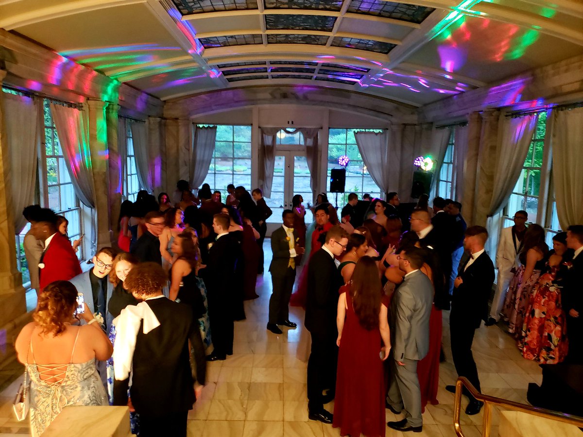 radaugherty's tweet photo. Thank you to @MarianUniv for hosting our @BDU_Scholars 2019 Prom! Allison Mansion is beautiful and they are enjoying every minute if it! @BDUtv_News https://t.co/NVQs3p6Jnp