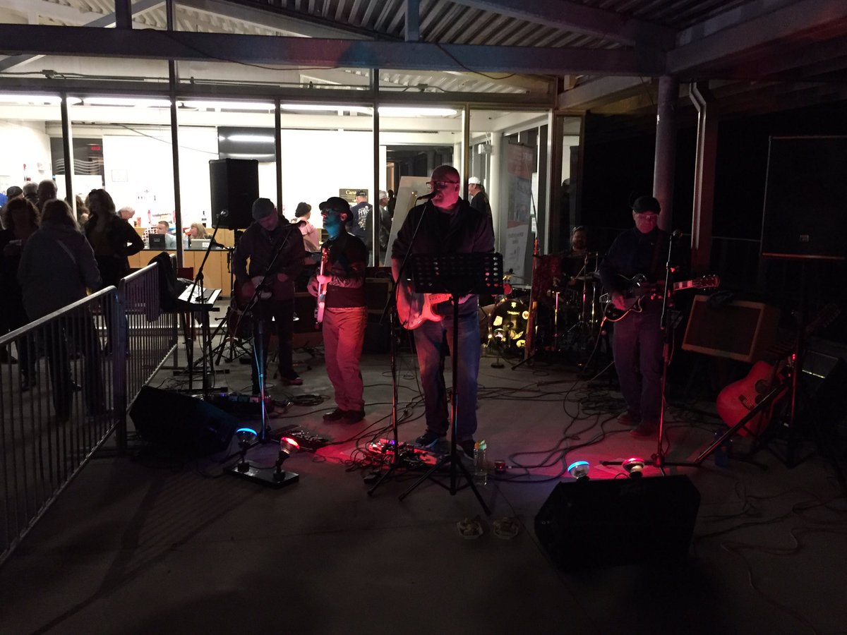 WIFC party these great guys I75 playing outside doing their bit for the cause