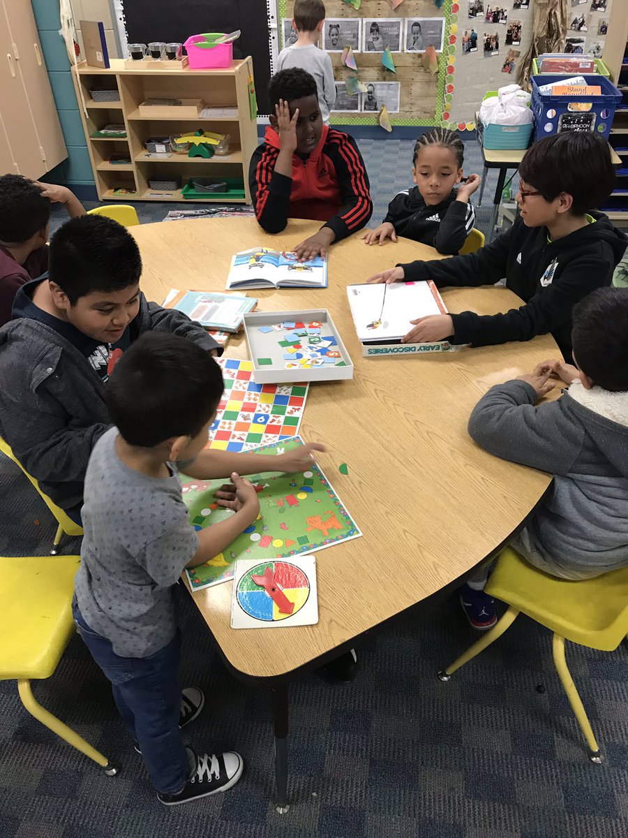 donna3203's tweet photo. 3rd graders and preschoolers learning from each other. #One91 #hvproud https://t.co/zhyOTZUmSj