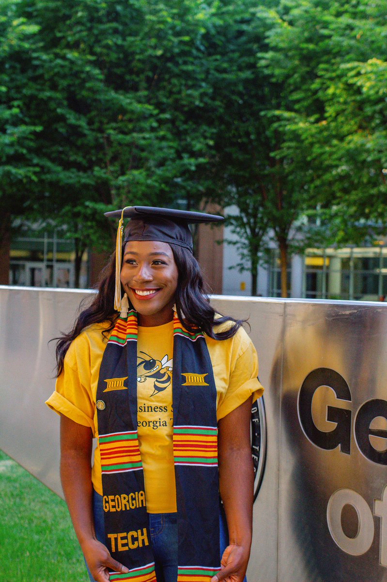 dimmerss's tweet image. Y’all mind if I flex real quick? 

• BSBA from THE Georgia Institute of Technology ✅
• Honors graduate ✅
• 2 internships ✅
• Studied abroad in Spain 🇪🇸✅
• Full-time offer ✅

#YouCantTalkToMeAnyhow