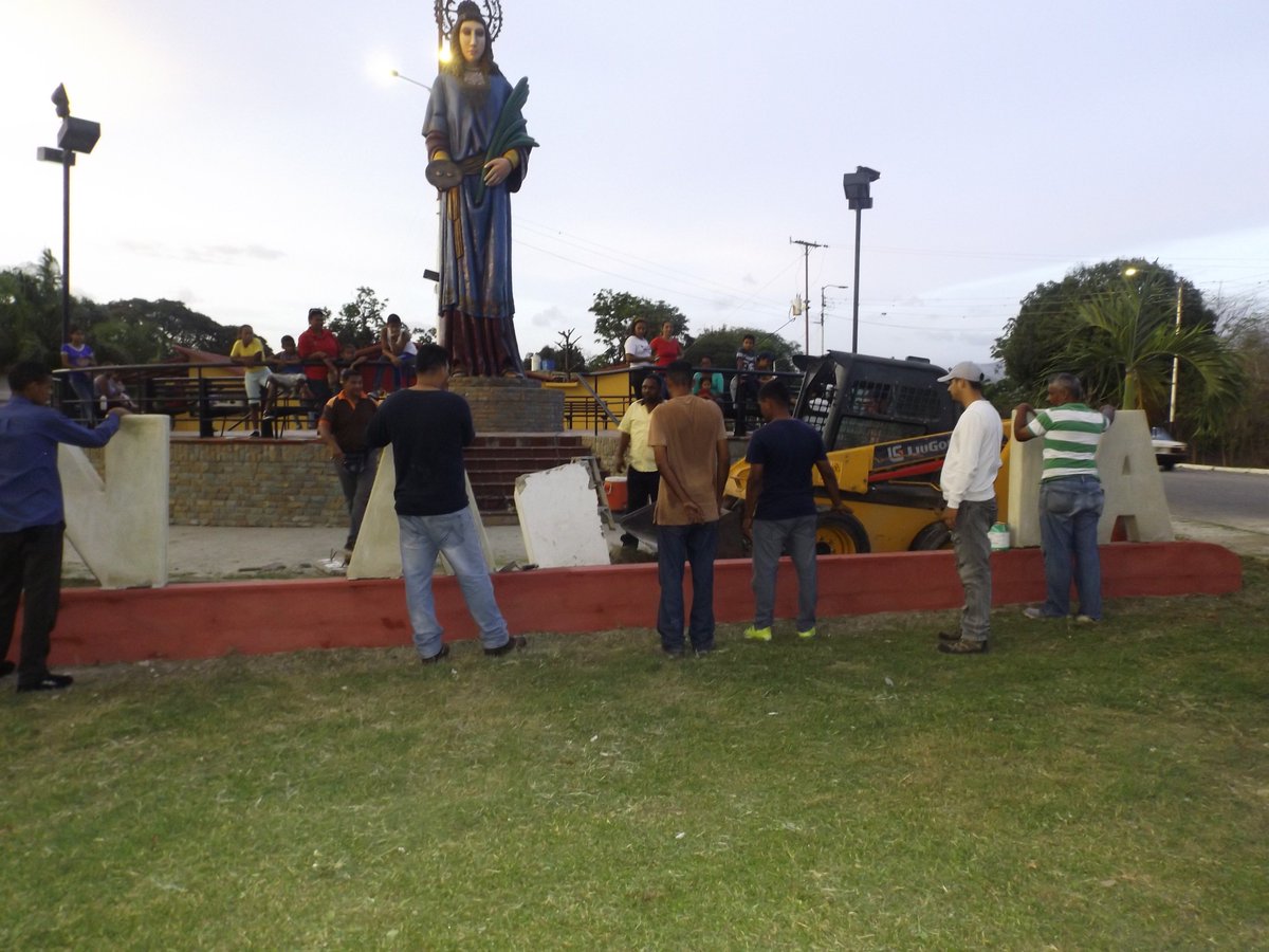 CDC_SanBenito's tweet photo. Por Amor a Santa Lucia.. https://t.co/cBHrp4uwrY