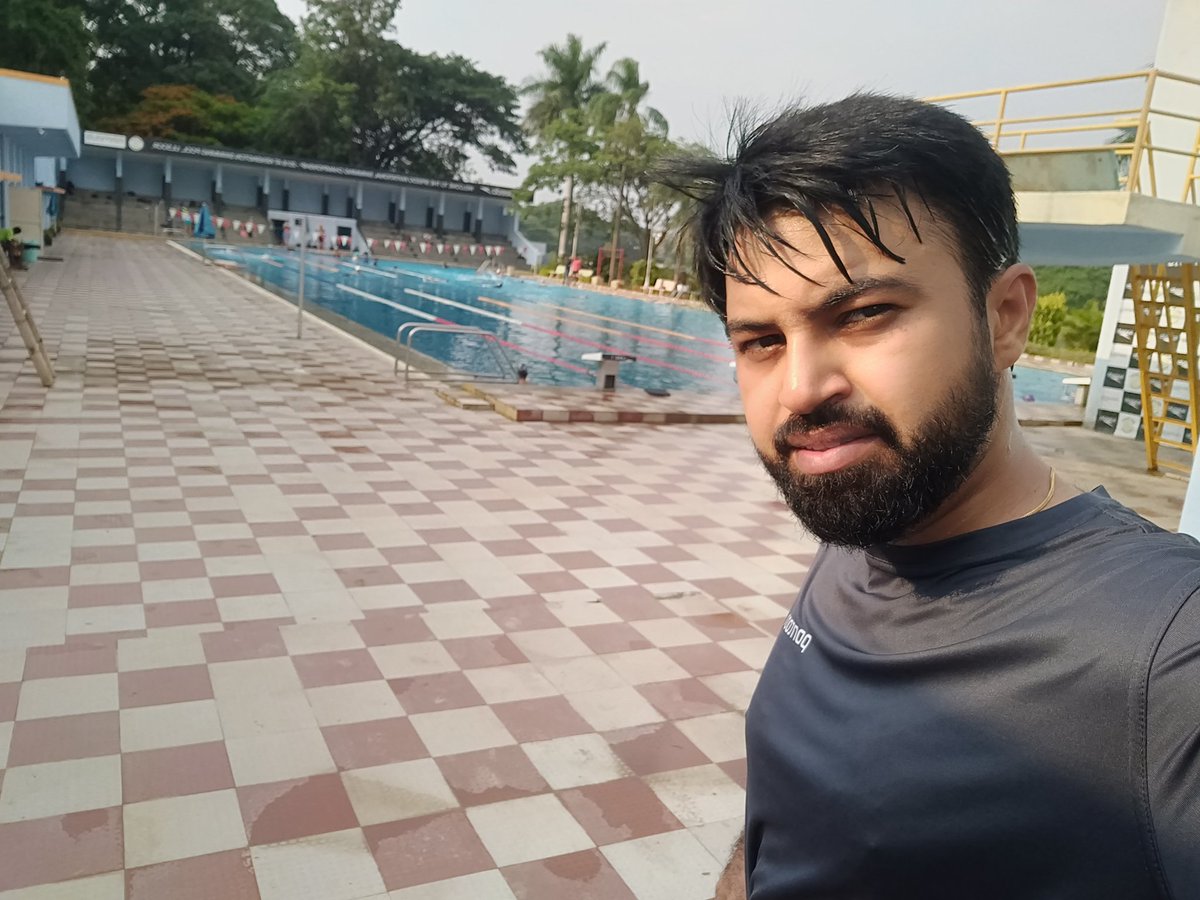deepakram26's tweet photo. It's a WOWWW feeling in the morning when I take a different route, running 10kms and finally ending up at the Swimming Pool ๐๐ #win4youth #PontoonSolution #Win4youthambassador #Pontoon #PontoonIndia #Pontoonsolutions #AdeccoIndia https://t.co/CIrbi46VVh
