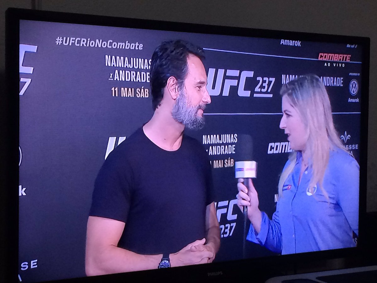 Fernandespatt's tweet image. Agora sabemos para onde o helicóptero levou Rick Grimes 😂😂#ufc237  #UFCRioNoCombate  #twd