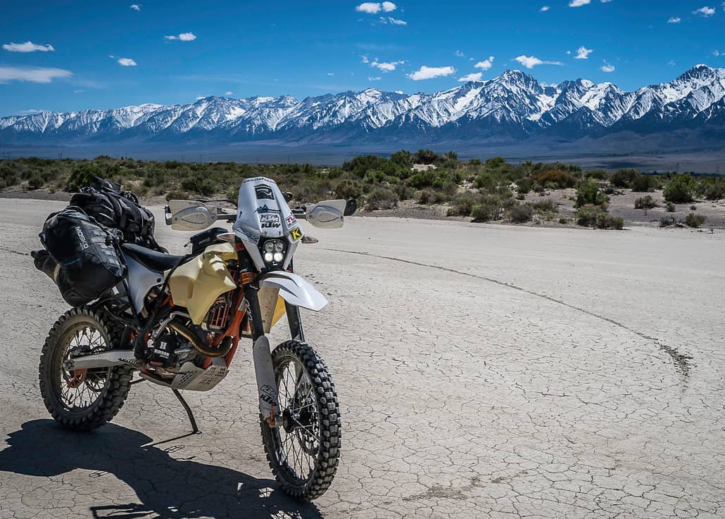MoskoMoto's tweet photo. "Alabama Hills...nothing like Alabama." - Paul Stewart @rtwpaul

View Paul's build thread on his #KTM500EXC Six Days at https://t.co/9PGiwRt048

📷 Photo: @rtwpaul 

#moskomoto #reckless40 #ktmsixdays #dualsportadv #advrider #motography 
 #dualsport #adventurebike https://t.co/SLdSz3QtQ4