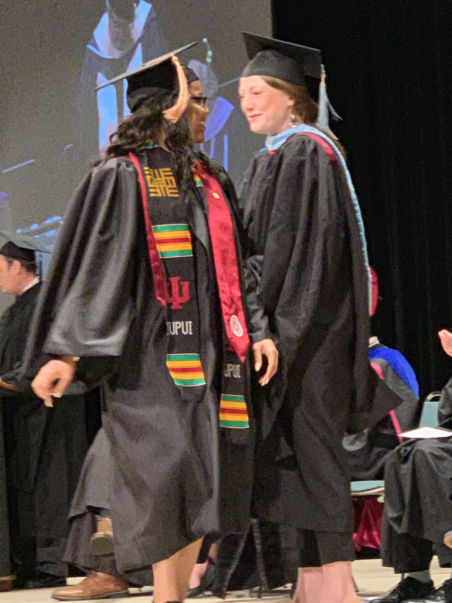 yana_2x's tweet photo. Today I accomplished something that no one can take away from me 🎉👩🏽‍🎓 #degreed #healthservicesmanagement https://t.co/oisd5D32HW