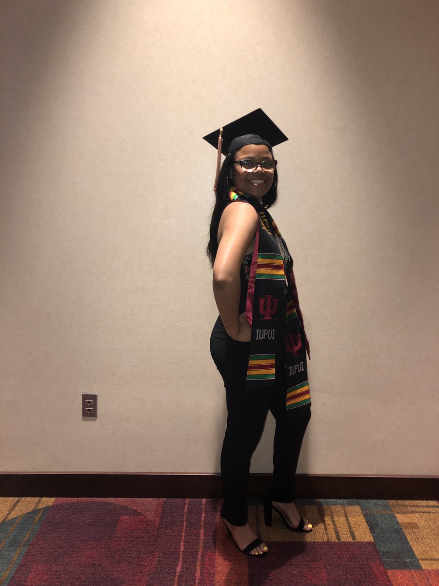 yana_2x's tweet photo. Today I accomplished something that no one can take away from me 🎉👩🏽‍🎓 #degreed #healthservicesmanagement https://t.co/oisd5D32HW