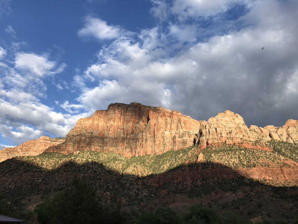 CloudAppSoc's tweet photo. RT @GSBImagesMBusch: Seriously wondering why I’m an East Coast guy right now - #iphone shot from my hotel pool #springdaleutah #zion #StormHour @jimcantore @spann @earthandclouds @CloudAppSoc https://t.co/oC0IbGllS5