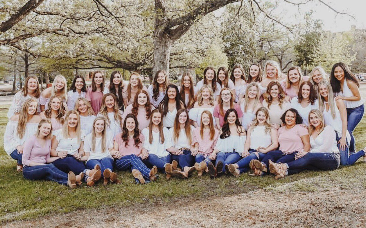 phimuokstate's tweet image. Congrats to our 2019 seniors !!! We love you all so dearly... cannot wait to see all the amazing things you accomplish🤩