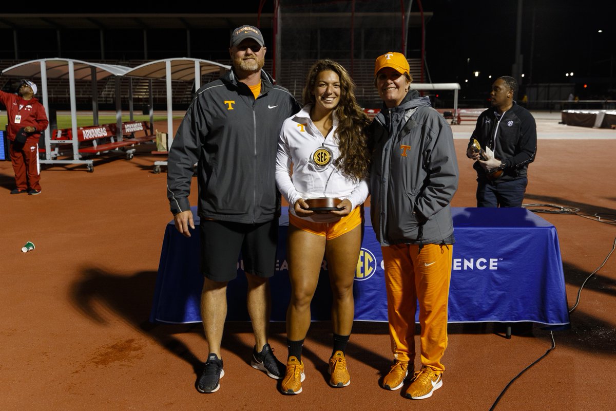 Vol_Track's tweet photo. Your 2019 Commissioner's Trophy recipient, Stamatia Scarvelis!
Our senior captain led all female athletes with 2οΈβ£3οΈβ£ points at the SEC Outdoor Championships.
#SECOTF // #GBO π https://t.co/Y5RY7dI1Zm