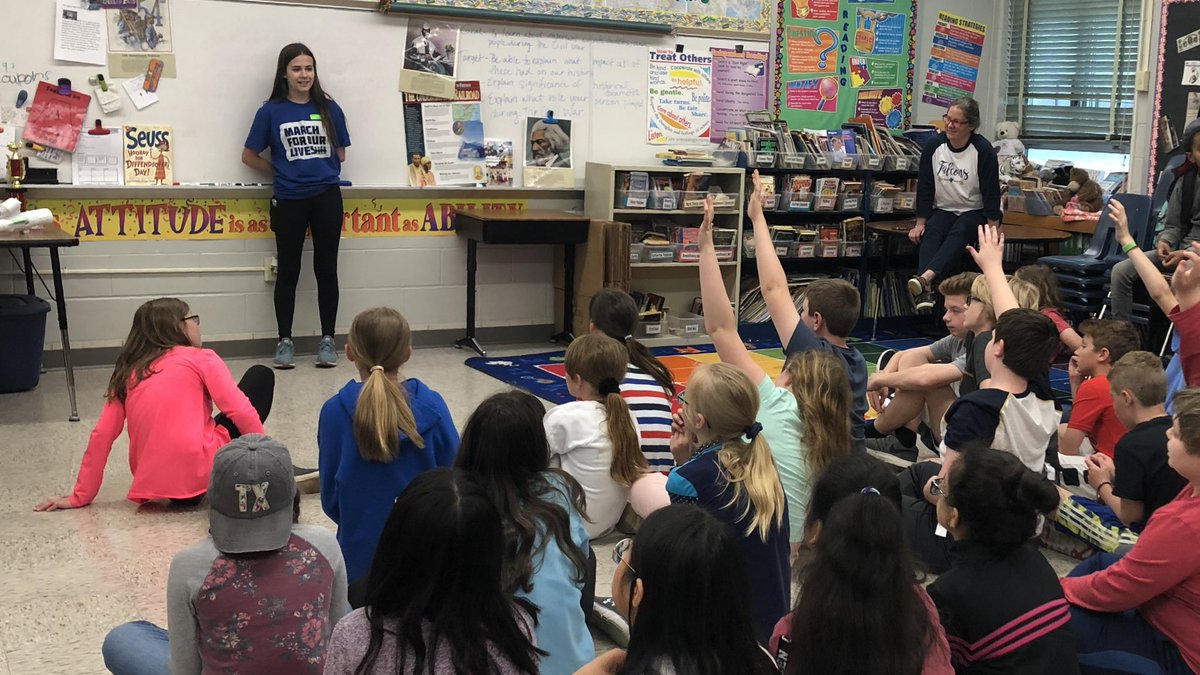 _jordan_reeves's tweet image. Yesterday, I returned to my 5th grade class for the first time! The students had a lot of really good questions. I even got to talk about my new book, #BornJustRight. I left an older version of #ProjectUnicorn with the class. @neacox99 got me to sign it! 🦄✨