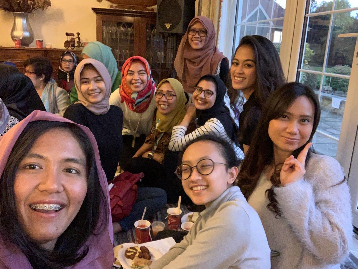 kirannya's tweet photo. Iftar with Indonesian Ambassador to the UK & Ireland, HE Rizal Sukma alongside with his wife. Both of them were Chevening scholars as well. #Cheveningconnect #cheveningSMA #myCheveningjourney https://t.co/mqSoizVXhB