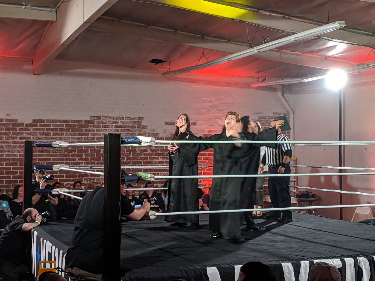 MavProWrestling's tweet photo. #ChildrenOfMaverick! It's #SermonTime https://t.co/gvN1WLD1Mq