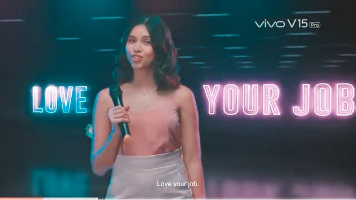 mainexporn's tweet photo. Career or lovelife? 

@Vivo_Phil x @mainedcm 

#VivoXMaineRiseUP
#VivoXMaine
#MaineRisesUP
#RiseUPWithVivoV15
#RiseUPFromTheExpected https://t.co/wRsvPzANZp