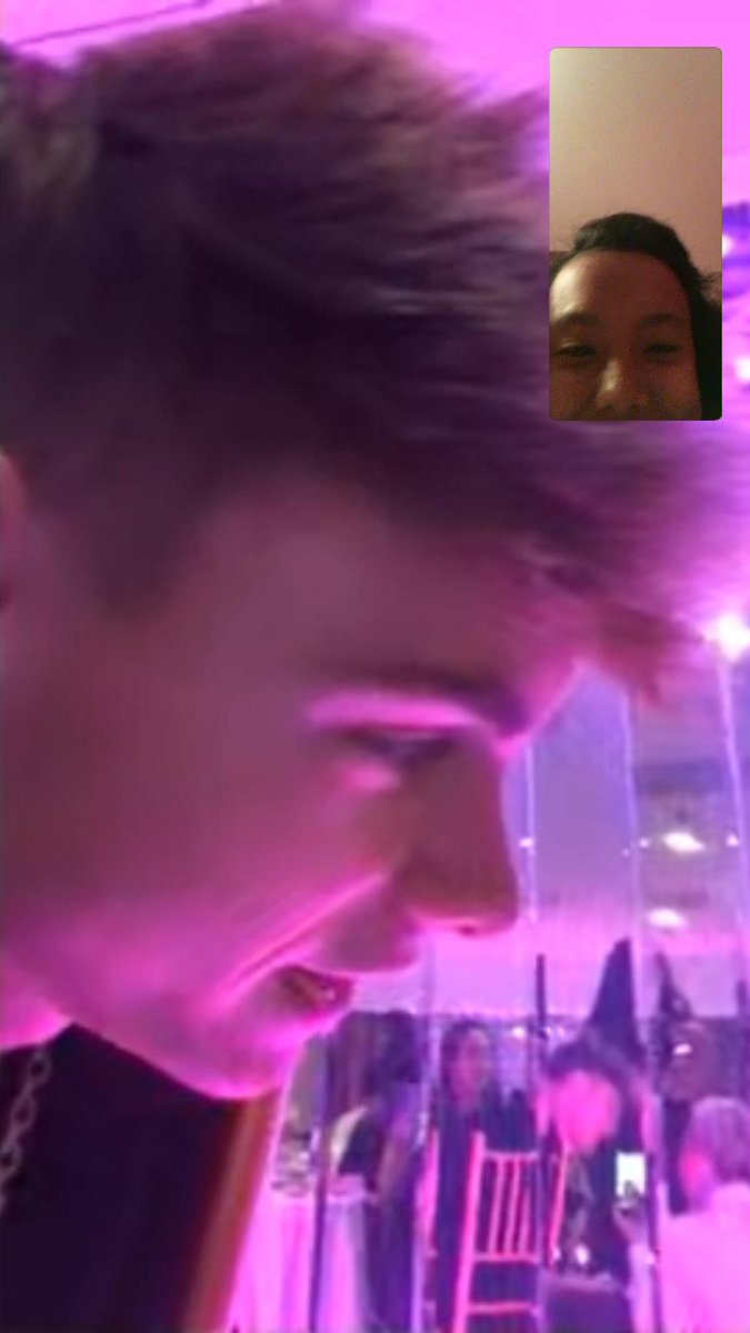 jackxsavery's tweet photo. LOOK AT WHAT HAPPENED TN IM GOING INSANE IM LITERALLY SHAKING I CANT THINK STRAIGHT. i’m sorry i cant believe I TALKED TO CORBYN MATTHEW BESSON PLEASE TAG HIM💋💋💋@corbynbesson https://t.co/fePoCwpGDB