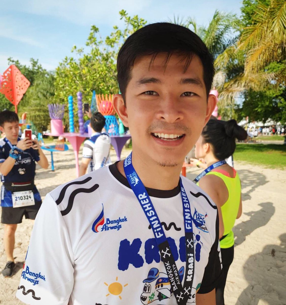 buddy_l2u's tweet photo. มาวิ่งตั้ง วิ่งใสๆ แค่10โล 
#เที่ยวกับเพื่อนคือเรื่องหลัก
#theXteam
#theXteamRunner
#theXteamOnTour
#theXteamXkrabi
#bangkokairwayskrabihalfmarathon2019 
#krabitrip https://t.co/J7LWmO8GzN