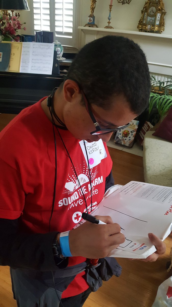 jane3000b's tweet photo. Sound The Alarm Event in Long Beach today.  Helping to save lives installing smoke alarms and educating families on fire safely and earthquake preparedness.  #redcrossLA https://t.co/aO3Z5kdfzB