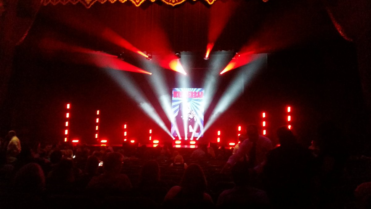 beckyadenton's tweet image. Excellent evening with @eddieizzard here in Atlanta. Loved the tribute to his dad with the rabbit joke. I lost my mom a couple months ago and with Mother's Day tomorrow, I really needed to laugh tonight. He did not disappoint. Thanks, Eddie!!

#Wunderbar #BatBat #DoYouHaveNails