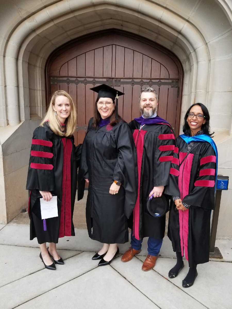 Lanawrites's tweet photo. It’s a great day to be an @UofOklahoma @UofOklahomaLaw @OU_OGEL Graduate #2019OUGrad #WomenInEnergy @oilgaslawprof @KentonBrice @ONEJ_OULaw @AAPLlandman @Jostens @sejorg @womenjournos @TalkTexasOil https://t.co/B4wMcvxCGz