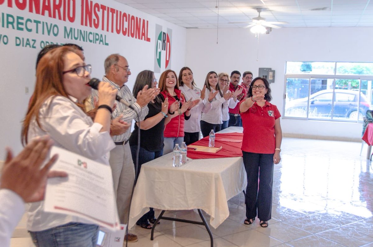 ONMPRITamaulip1's tweet photo. Ntra Presidenta Estatal @CopitziYesenia  tomó protesta a la Presidenta ONMPRI de Gustavo Diaz Ordaz #MaGabrielaMartinezHernandez junto a su equipo.
#FranciscoSanchezRuiz, #Candidata #distritoIII #LauraValdez @l_tamps , #RocioRdz , @sasso_mily 
@PRITampsOficial   @OnmpriNacional https://t.co/yIWVfpiBZX