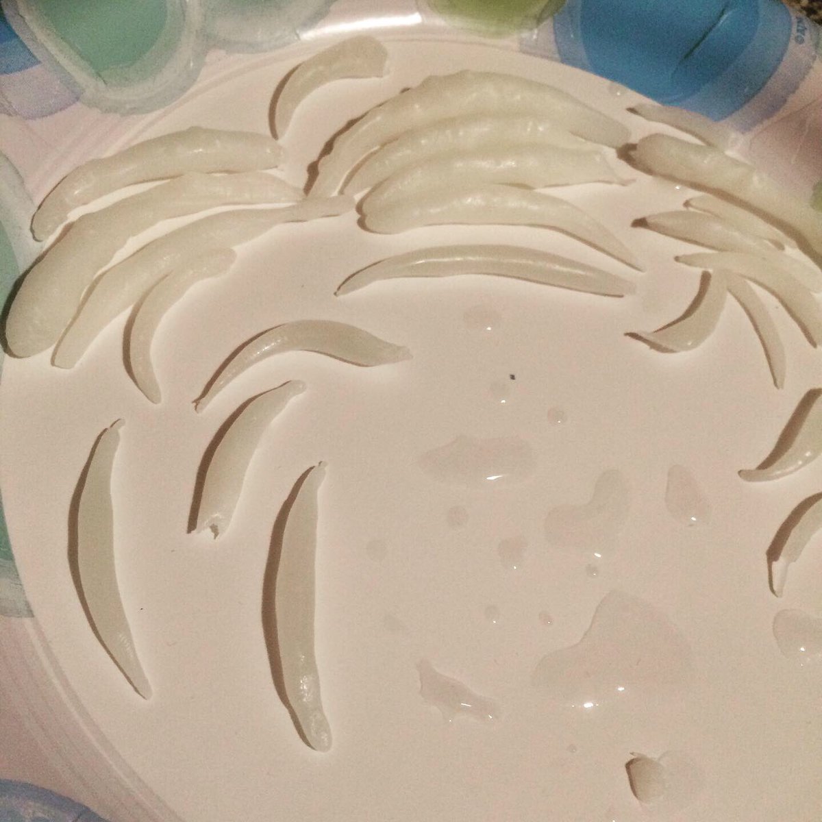 DDCP_SF's tweet photo. Making fake #monster teeth tonight๐ฆท๐ป Working on a test #costume for The Nacken #makingofamonster #tearfulsurrender #diyhorror #returnofthenacken #creature ๐ฌ๐Seeing my #Nacken coming to life #maneater #fairytale #monster #supportindiefilm #indiehorror #sfartist #makeupartist https://t.co/hhef6zPSeq