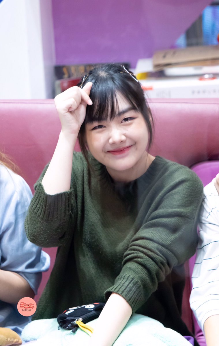 bakons2's tweet photo. เศรษฐีมิ่น 😂

#khaminbnk48 
#bnk48 https://t.co/urXj5MG4fr