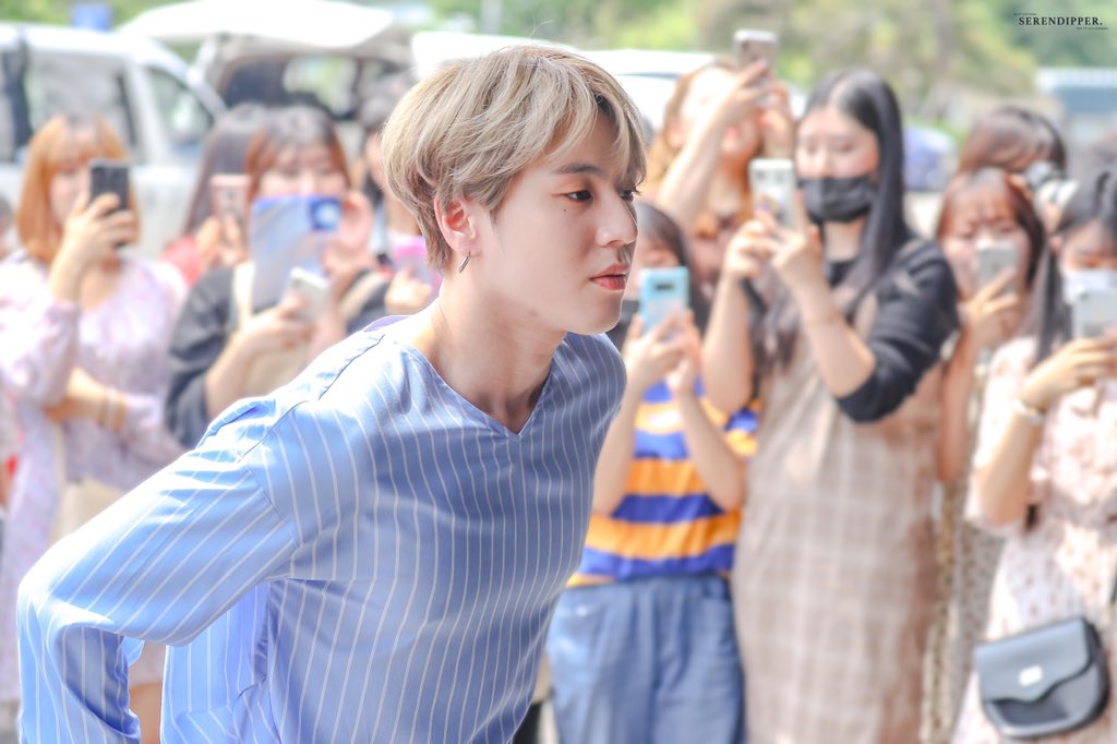 D6W-PLCV4AE2T93.jpg:orig