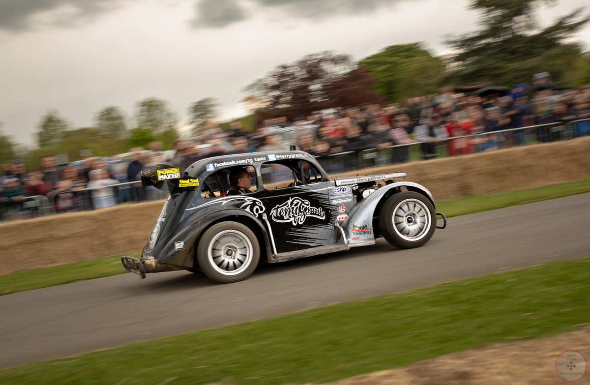 ApexDronePhoto's tweet photo. The breathtaking @TerryGrant_1 stunt display in the heavily modified 1937 Ford Sedan "The Legend" @leedscastleuk 
-
-
-
-
-
-
-
-
#tracklife  #speed  #trackseason  #maximumattack  #cargramm  #cars  #exoticcars  #carshow  #stuntdriver #stuntdisplay #stuntshow #stuntcar #track https://t.co/RJUpG1BIjW