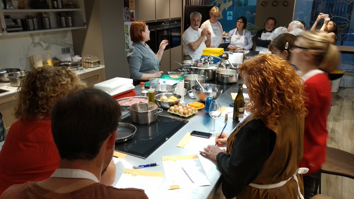 Qué buena pinta tiene la nueva asociación del #regaliz 📢📢 Atentos que pronto conoceremos más. De momento su #raíz se emplea como #condimento en la #cocina