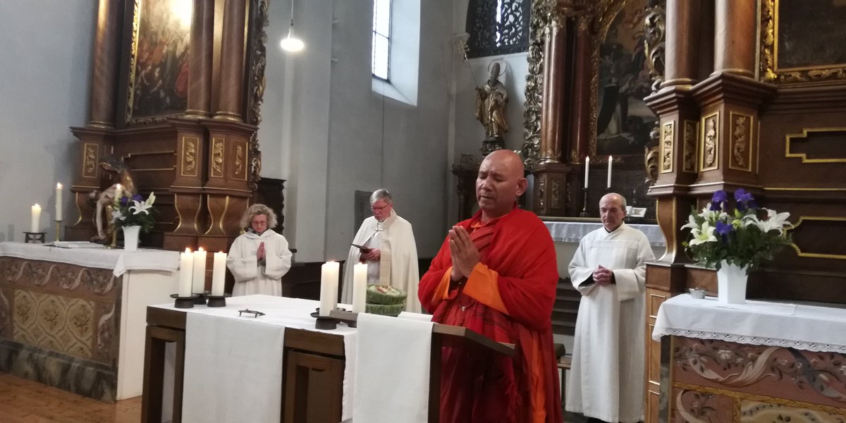 sanghasenamimc's tweet photo. Glad to be part of the special Sunday service prayer at the church of the Berneuchener Haus, Kloster Kirchberg, Germany today.
I pray that the blessed lord bless us to come together like this again and again.

-VBS

@religionworldIN https://t.co/Zzha58wrN5