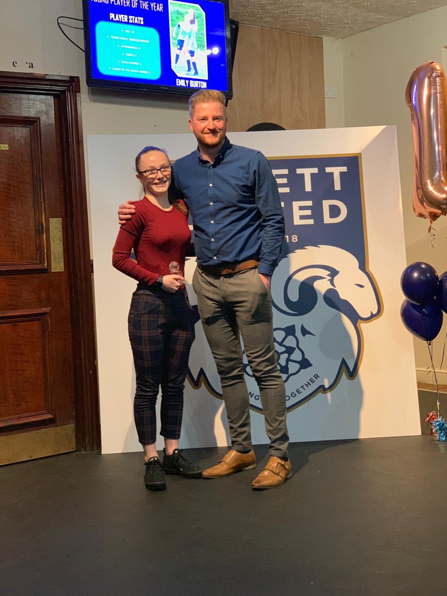 OssettUnitedLFC's tweet photo. CLUB AWARDS |
Young Player Of The Year 2018/19 🏆
Congratulations - Emily Burton 👏🏼👏🏼
#OULFC https://t.co/IkSvzHU8Ls