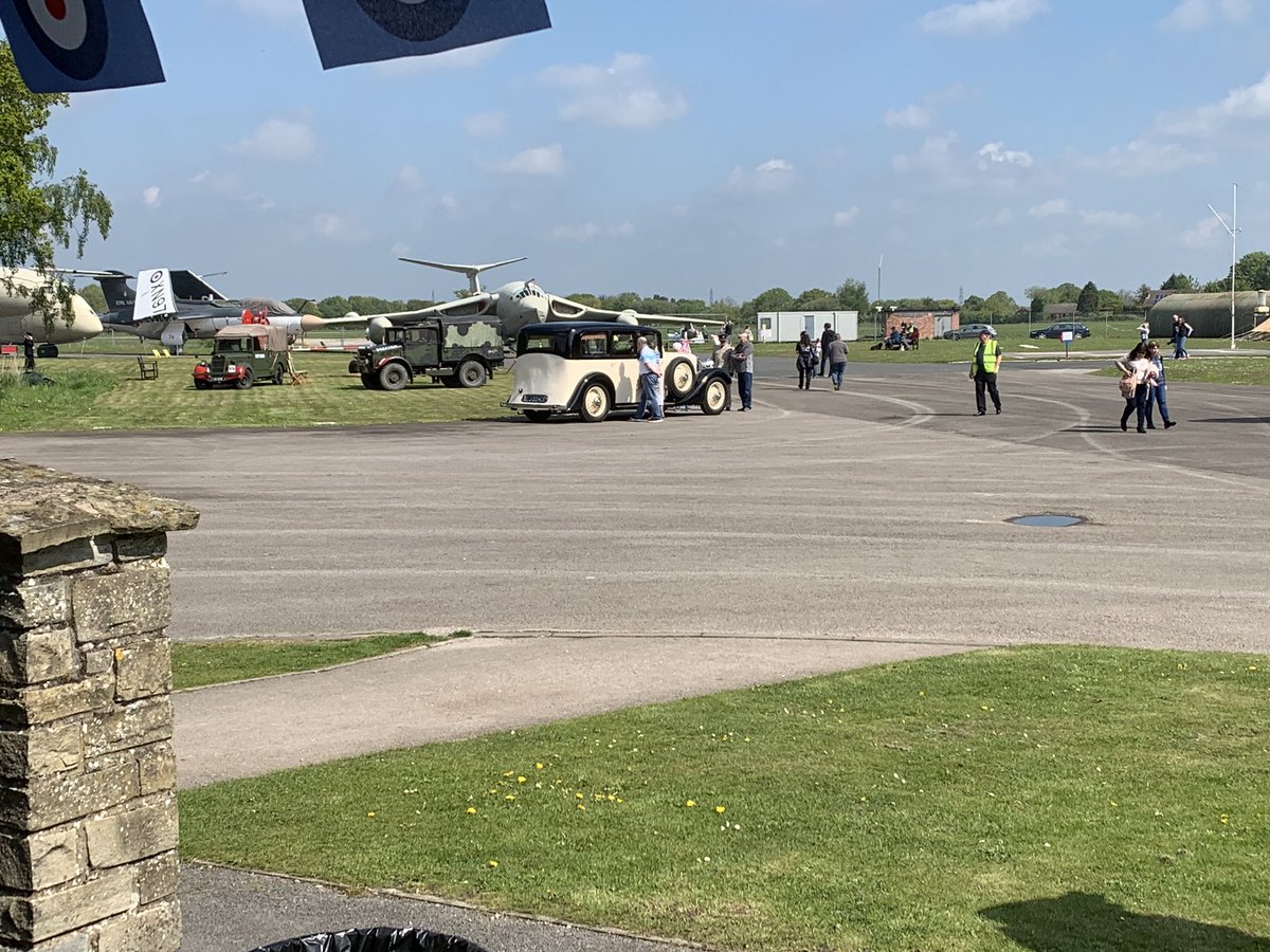 Rustic_Rover's tweet photo. Nice sunny day at the Yorkshire Air Museum for an al fresco pizza https://t.co/EbvkGD3hCI