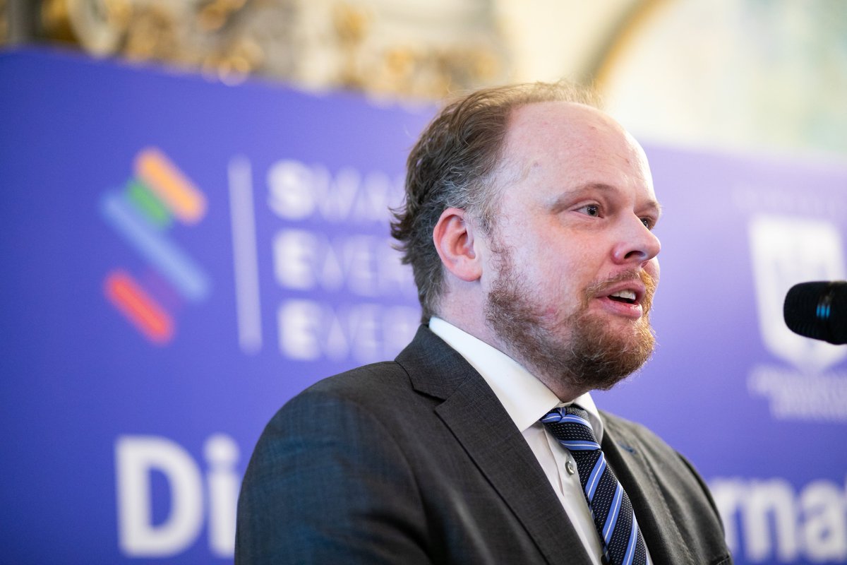 KHamiltonTR's tweet image. A pleasure to deliver keynote address 🔗tinyurl.com/y3amo9y4 at the 4th annual Digital International Forum in Bucharest, dubbed the "Digital Davos of Romania." My remarks focused on deliberative democracy and citizen participation in the digital environment. @SEE40RO #SEE40