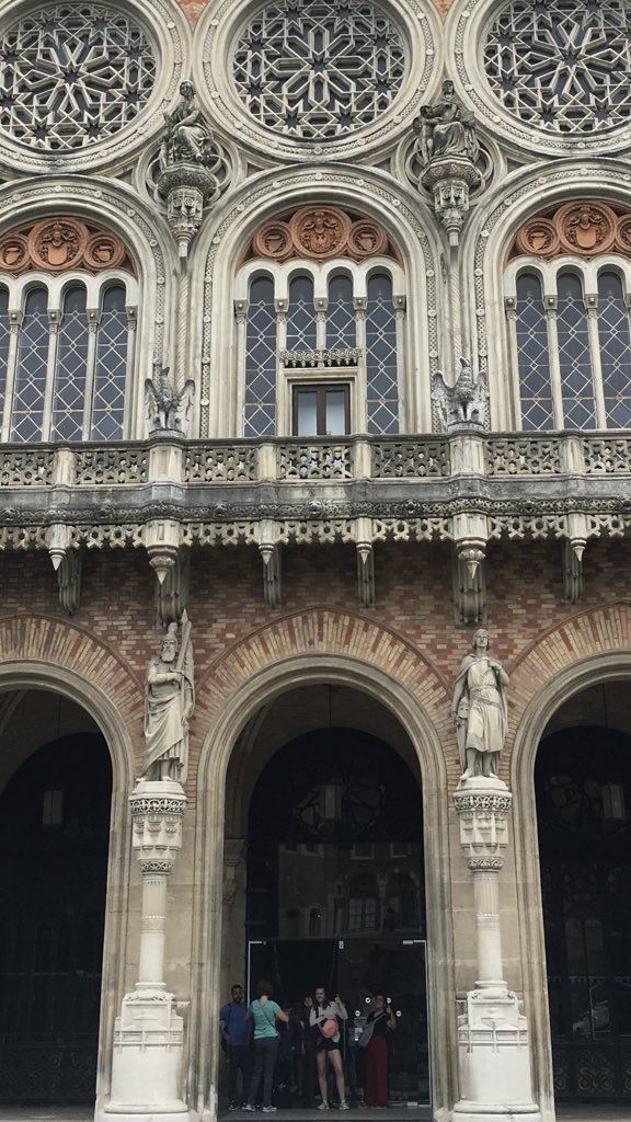 YCdris's tweet image. How’s study abroad going? #YCStudyAbroad2019