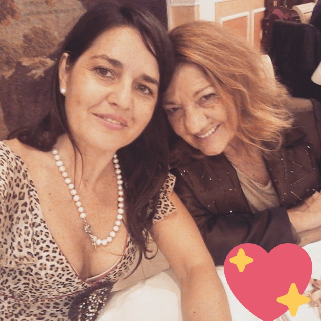 SoccorsaChiara's tweet photo. Sono nata da una Mamma e un Papà non c'è un altro esempio di Famiglia, il figlio il dono nato da un Amore ❤️ Auguri a tutte le Mamme, grazie Mamma 🌹❤️ #LoveMamma #Mamma https://t.co/EcjwYQKCUL