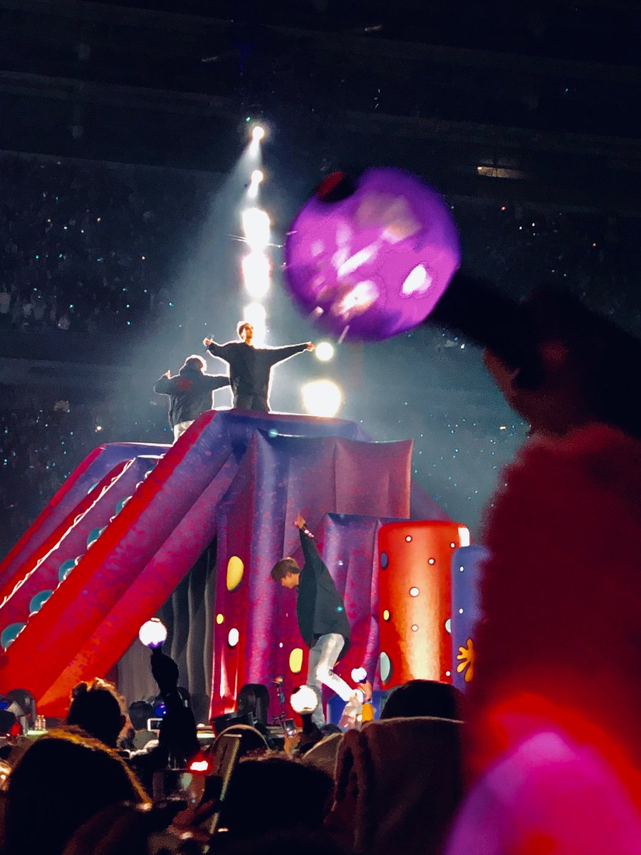 MandiChiu's tweet image. Started from the bottom now we here... on this giant epic slide! #Jealous 😸 @bts_bighit @BTS_twt