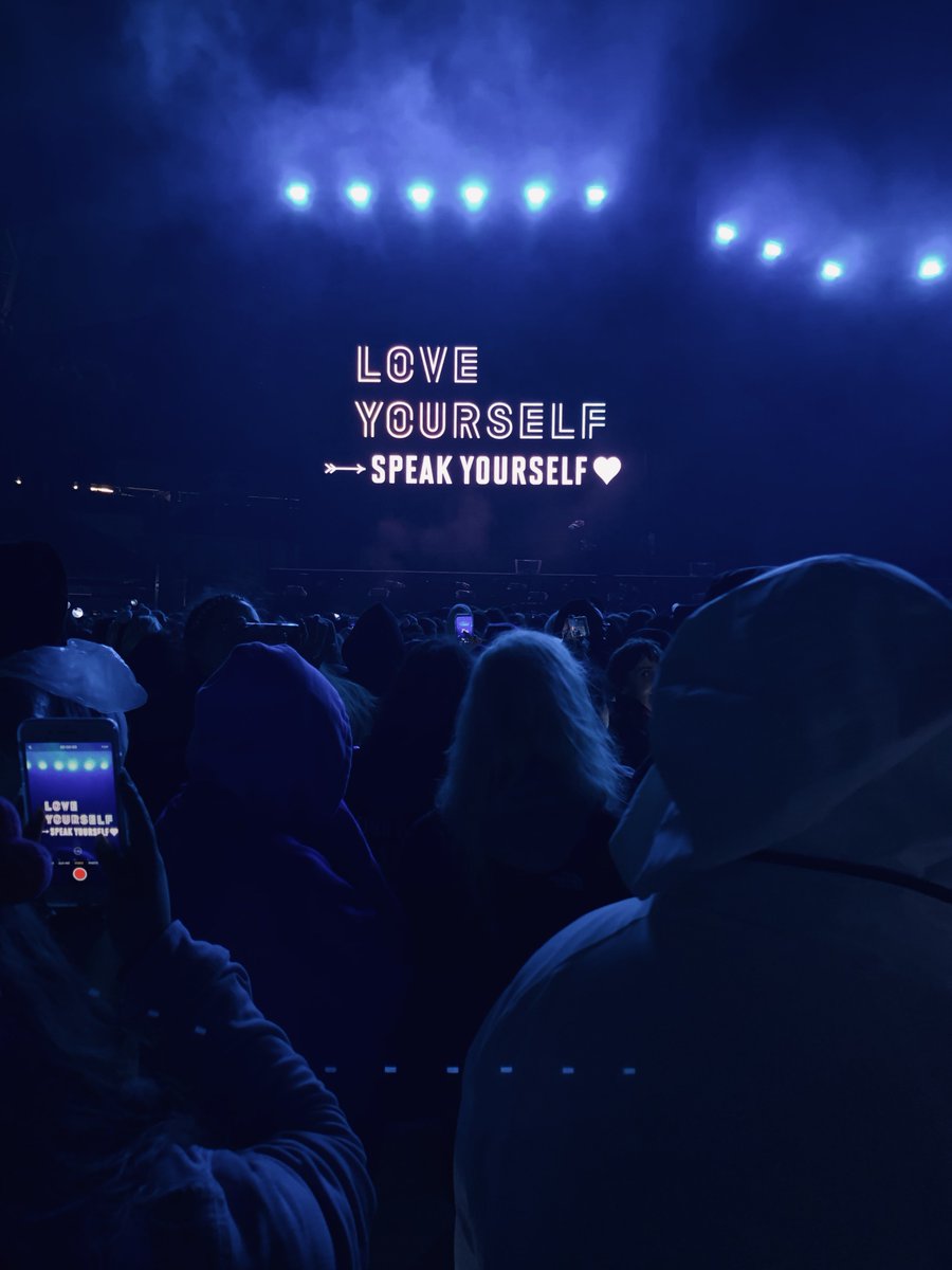 MandiChiu's tweet image. Started from the bottom now we here... on this giant epic slide! #Jealous 😸 @bts_bighit @BTS_twt