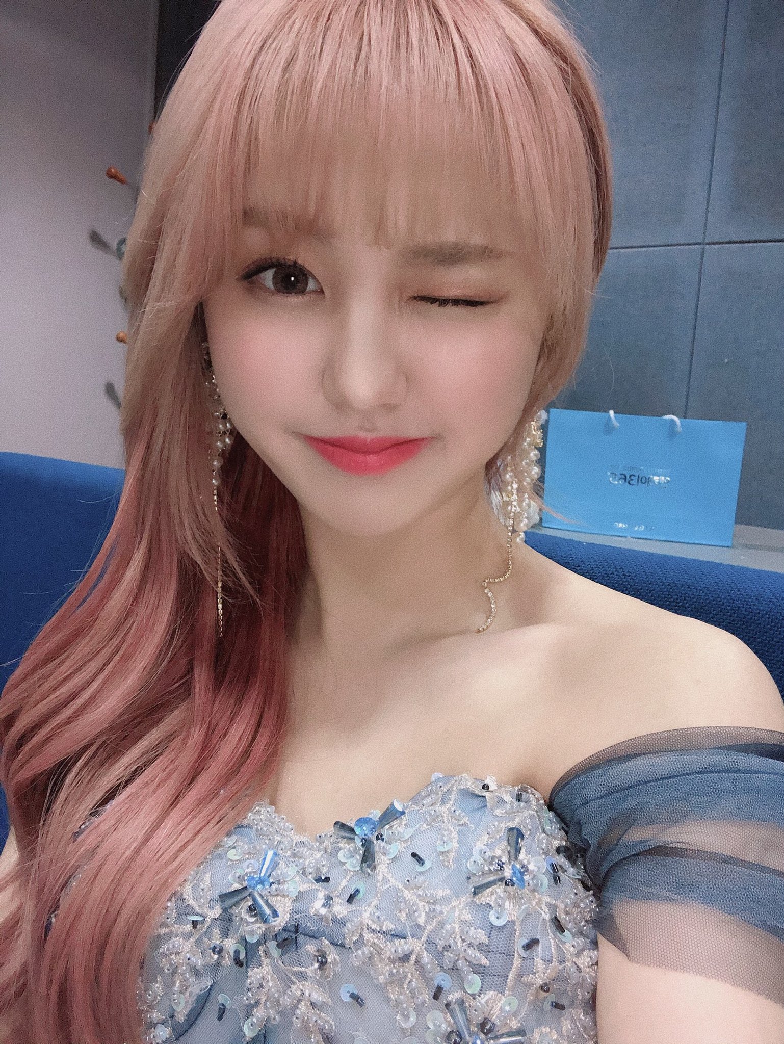 D6WMFMQUUAIaWhq.jpg:large