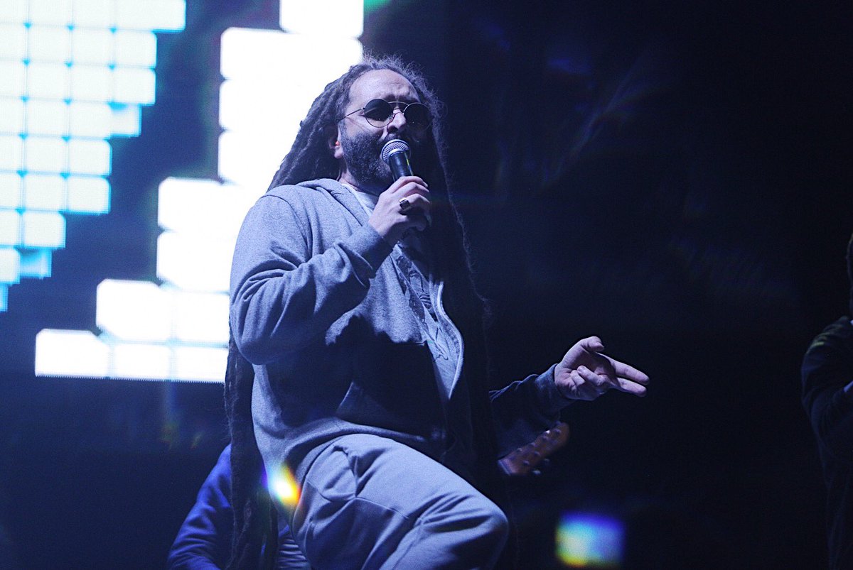 distritozion's tweet photo. Después de una larga espera @Alborosie ya esta en el escenario del #DistritoZion 🦁☮️❣️🎶🥁🌴 https://t.co/dytAIxmsKE