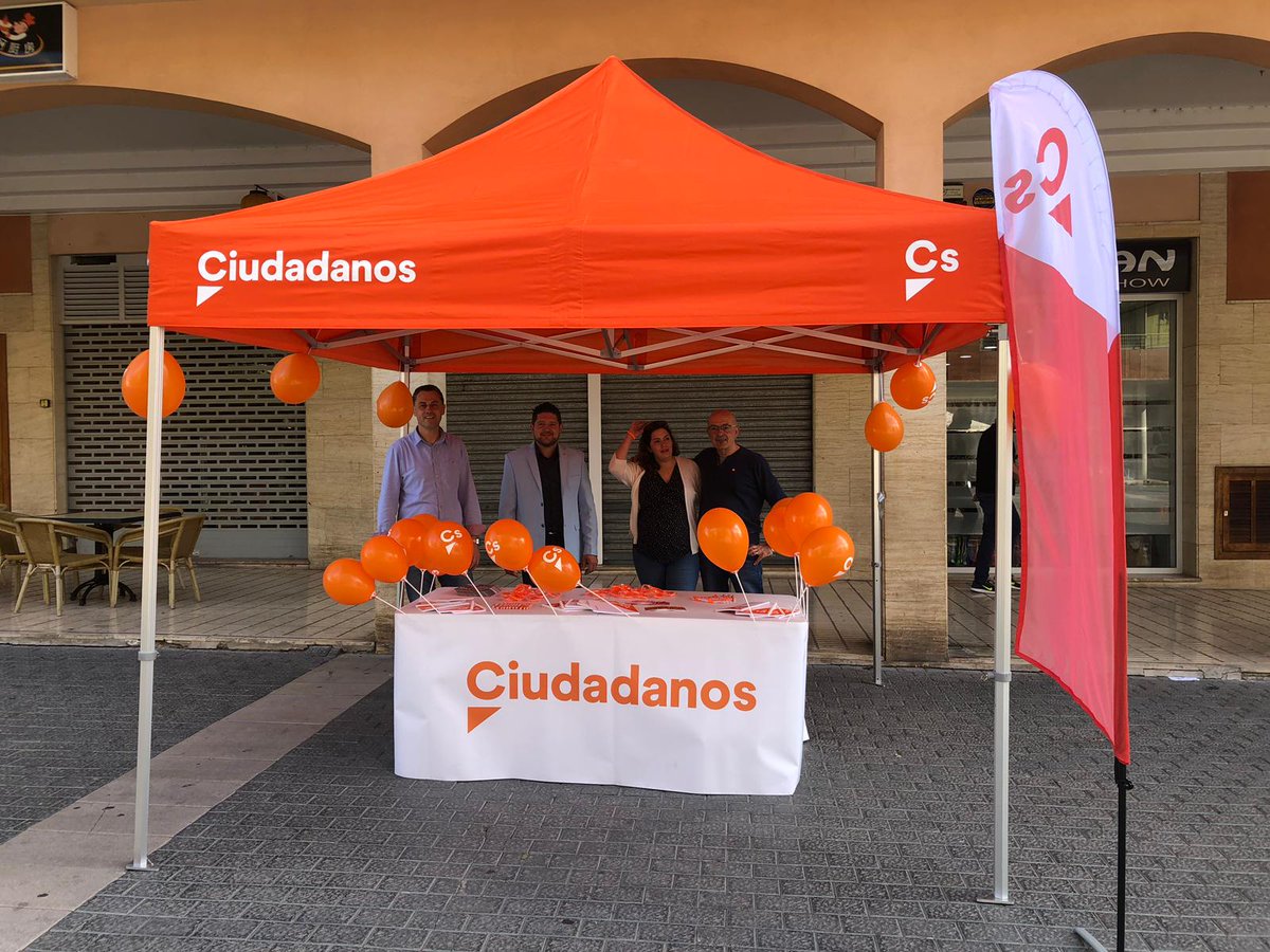 CiudadanosInca's tweet photo. Ayer tuvimos la oportunidad de dar a conocer nuestro programa y de conocer las inquietudes y necesidades de nuestros conciudadanos, gracias al éxito de nuestra carpa instalada en la plaza Llibertat de #Inca
#VamosInca
#VamosCiudadanos
#OlaNaranja https://t.co/P92G6vzlgv