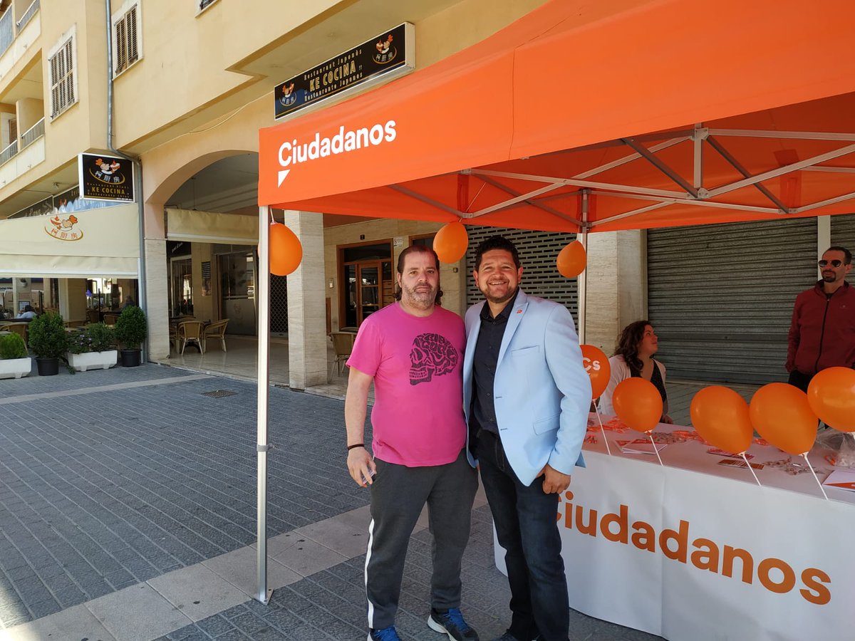 CiudadanosInca's tweet photo. Ayer tuvimos la oportunidad de dar a conocer nuestro programa y de conocer las inquietudes y necesidades de nuestros conciudadanos, gracias al éxito de nuestra carpa instalada en la plaza Llibertat de #Inca
#VamosInca
#VamosCiudadanos
#OlaNaranja https://t.co/P92G6vzlgv